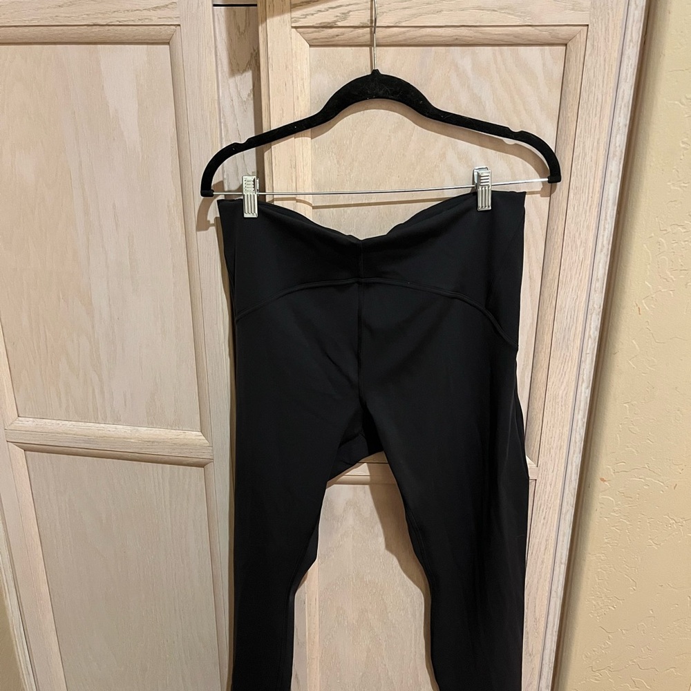 lululemon athletica Black High-Rise 7/8 Leggings - Picture 7 of 8